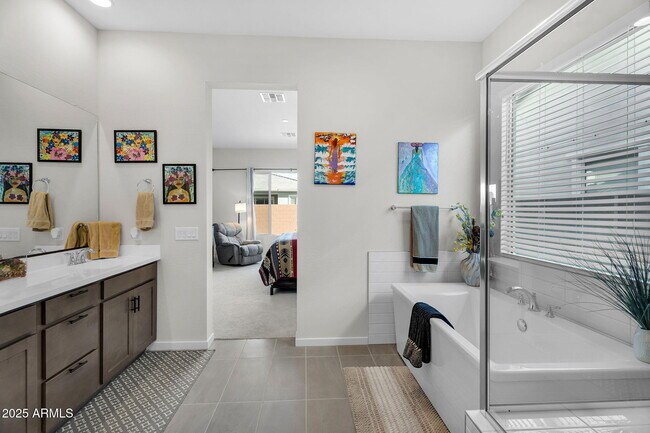 Building Photo - 866 W Flatiron Trl