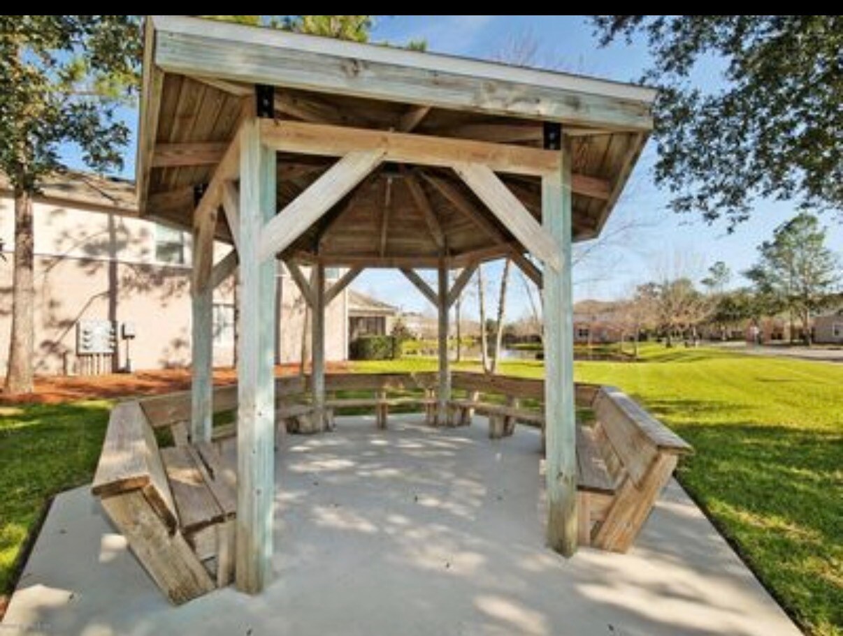 Walking areas with rest stops - 13493 Prism Ct