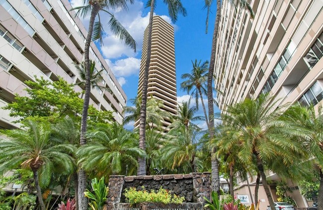 Primary Photo - 1700 Ala Moana Blvd