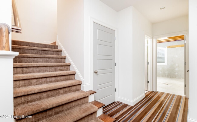 Building Photo - 9413 Civic Way