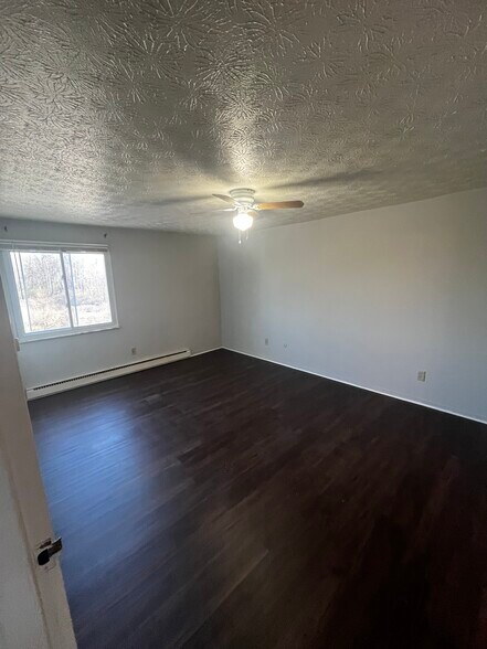 Building Photo - 4734 Castlebar St NW