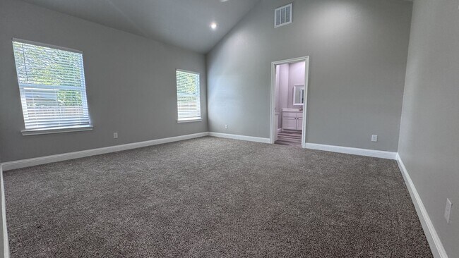 Building Photo - 803 Sayle St