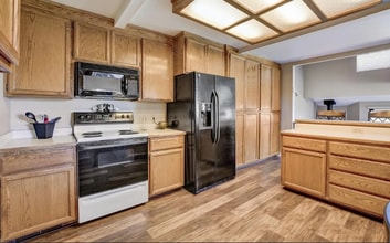 Building Photo - Bright 2-Bed/2-Bath Auburn Home with Sutter Buttes Views