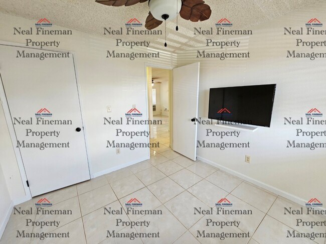 Building Photo - 2 Bed 1 Bath, One parking Condo Hoomaka Vi...