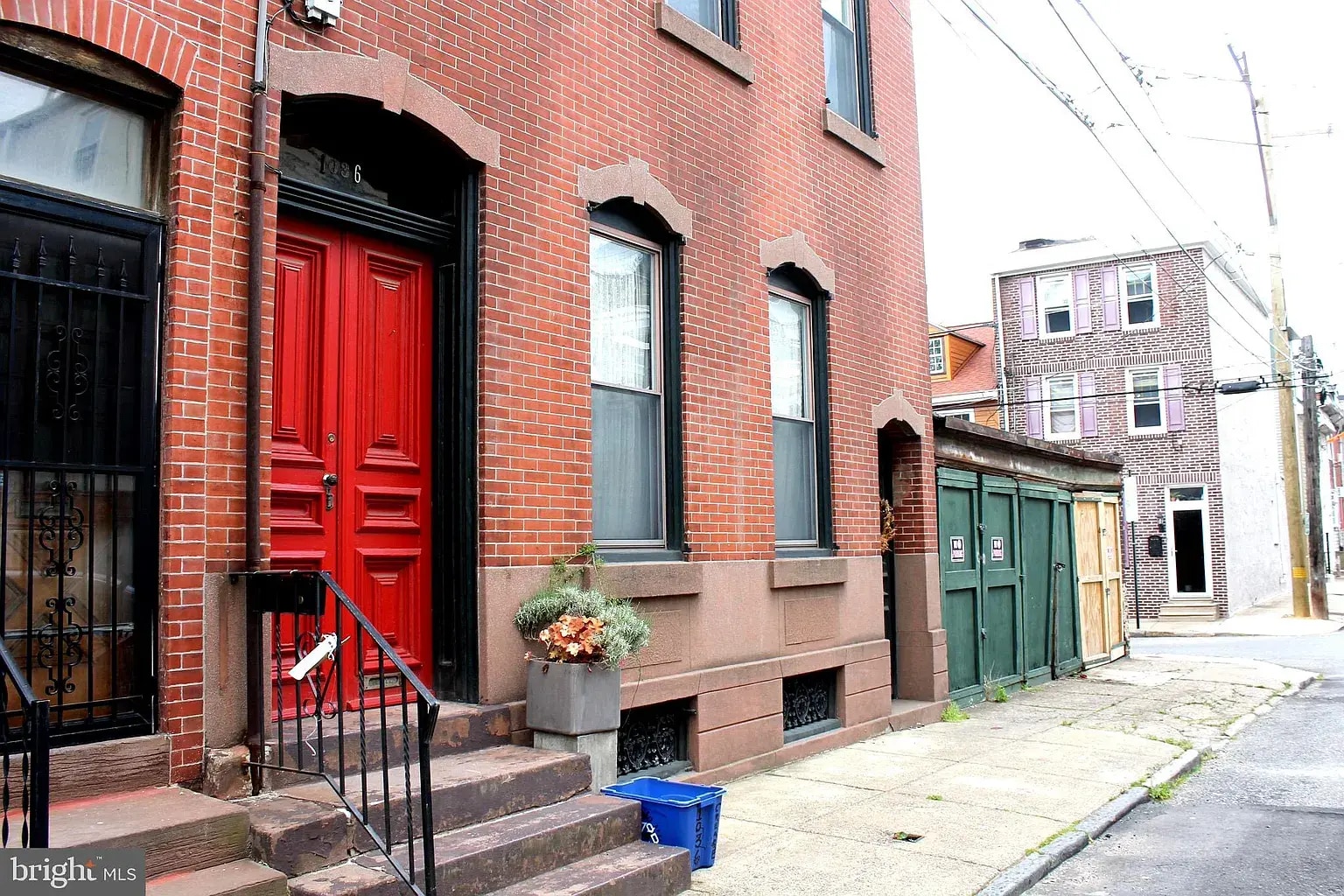Building Photo - 1036 Crease St