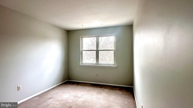 Building Photo - 53 Eisenhower Cir