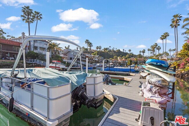 Building Photo - 4637 Park Dr