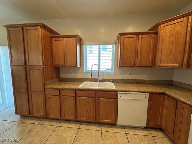 Building Photo - 5676 Rainbow Creek Ct