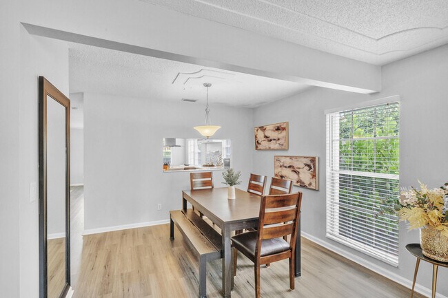 Building Photo - 1350 Riverside Cir