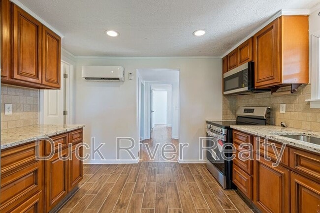 Building Photo - 210 Westover Dr