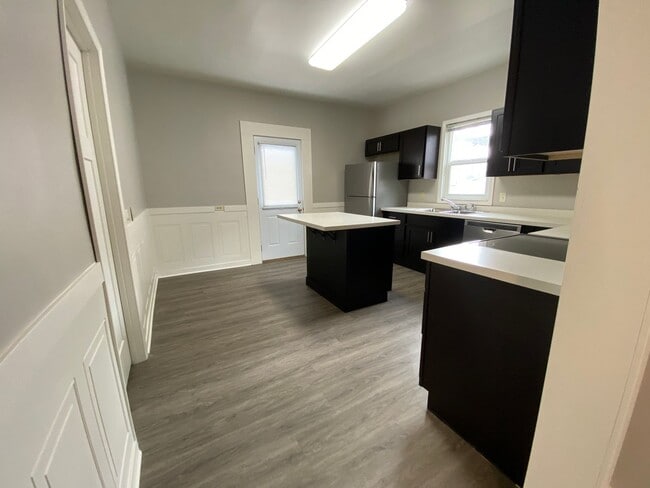 Building Photo - Beautiful 4 Bed 1.5 Bath Home in Moorhead