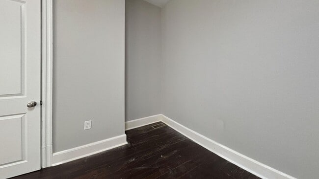 Building Photo - Beautiful 3 Bedroom Home