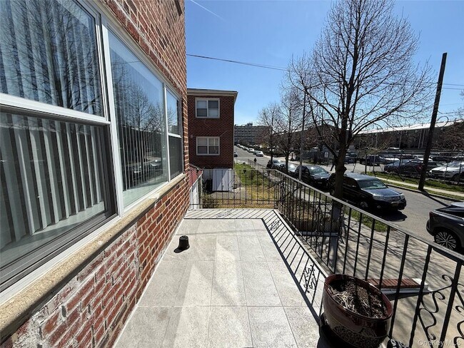 Building Photo - 23-43 120th Street Unit Duplex 1 + BASEMENT