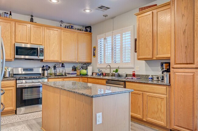 Building Photo - 4 Bedroom With a Pool in North Las Vegas- ...