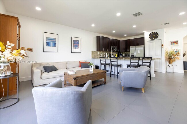 Building Photo - 345 NE 194th Ln