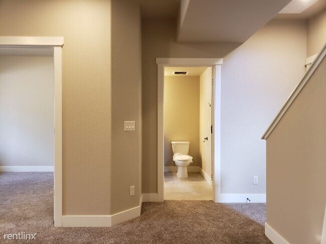 Building Photo - 4 br, 3.5 bath House - 875 Redemption Pt
