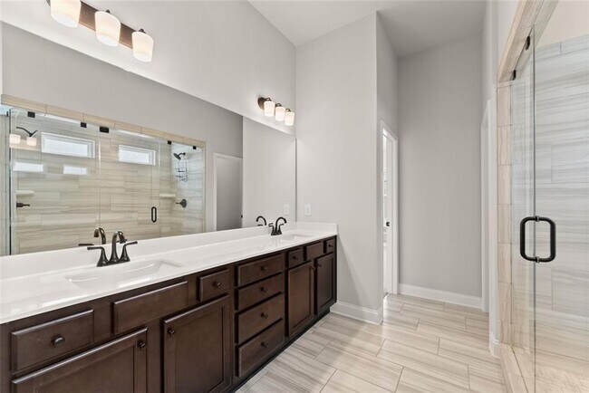 Building Photo - 4656 Silver Oak Dr SW