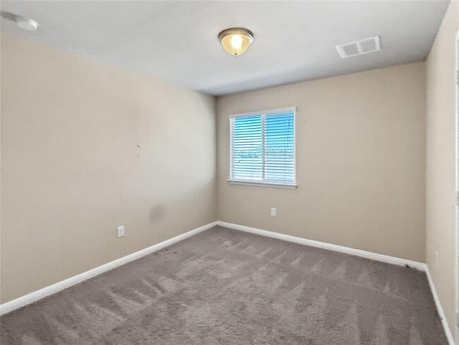 Building Photo - 205 Cane River Rd