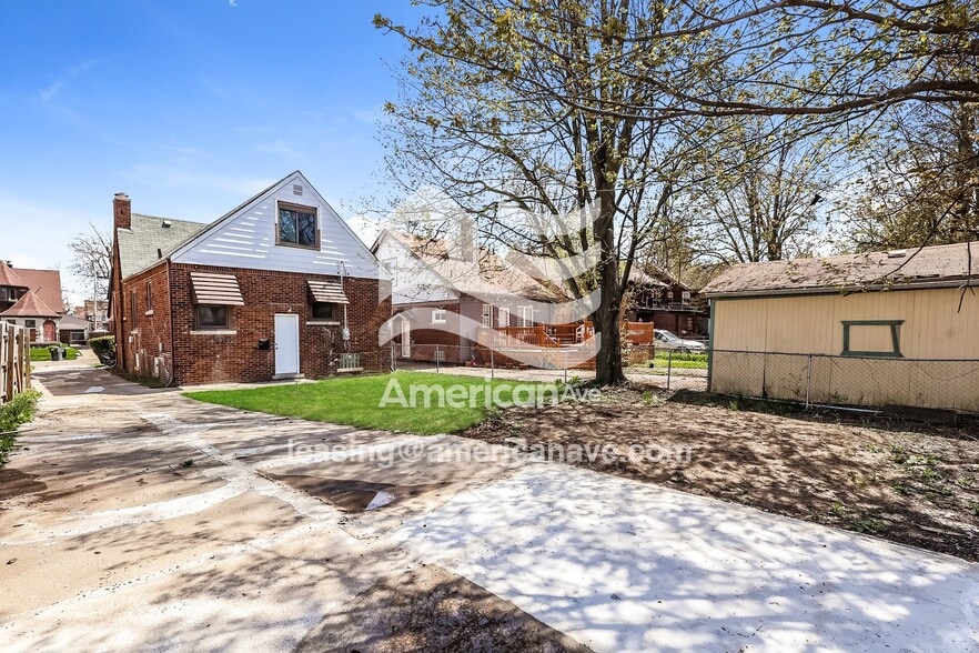 Building Photo - 6155 Yorkshire Rd