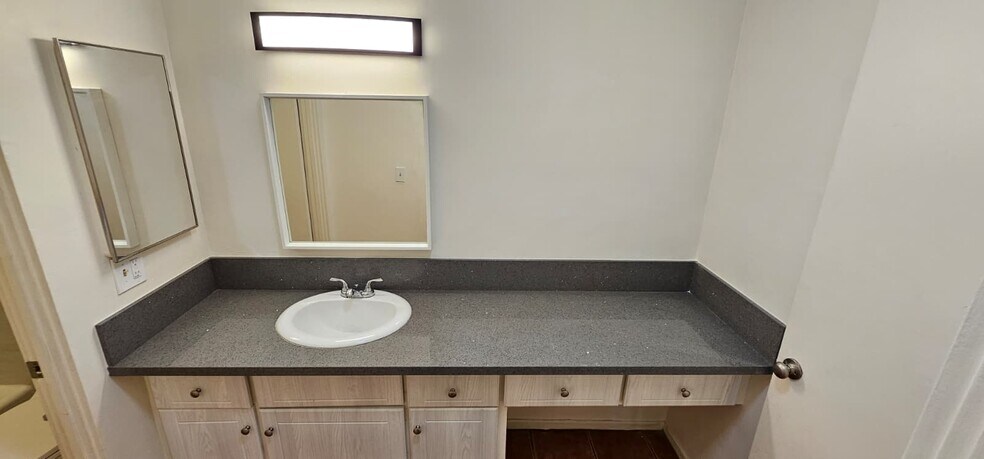 Building Photo - 7515 Van Nuys Blvd