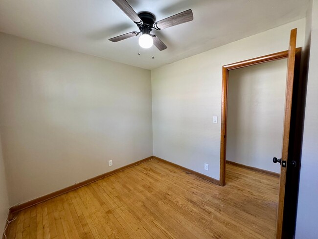 Building Photo - 5905 N 66th St