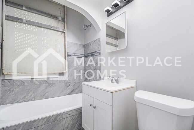 Building Photo - 20410 Hull St