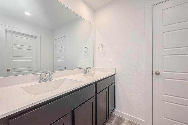 Building Photo - 3012 Skyline Mesa Dr