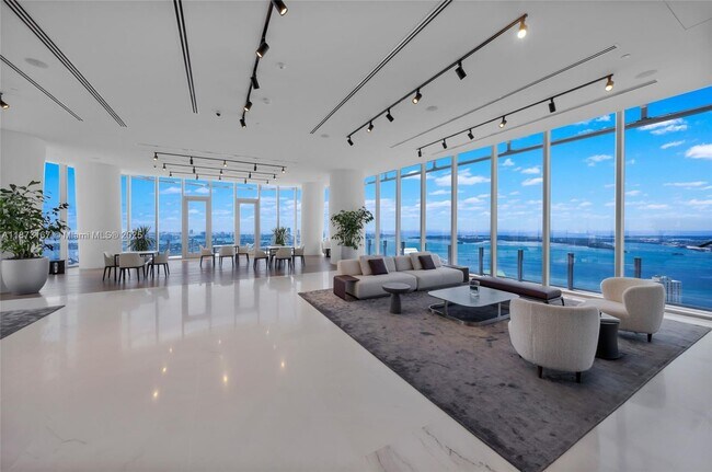 Building Photo - 300 Biscayne Blvd Way