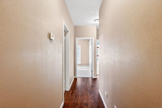 Building Photo - 207 Hearthstone Cir