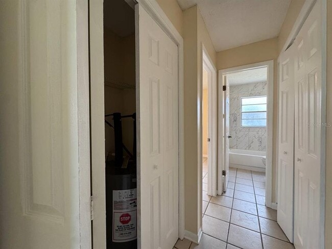 Building Photo - 10015 N Aster Ave