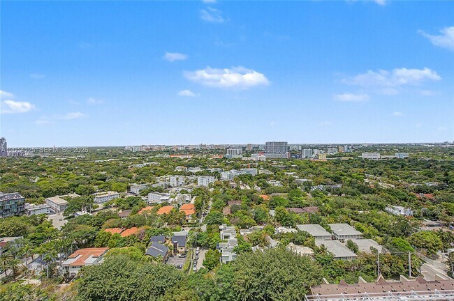 Building Photo - 2627 S Bayshore Dr
