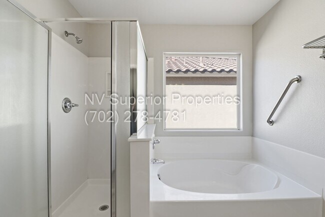 Building Photo - NW North Las Vegas!! Single Story!! No Carpet!! Low Maintenance Desert landscape front and back!!