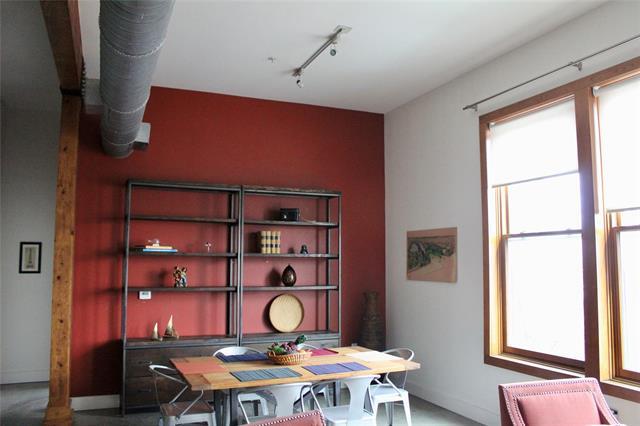 Building Photo - 2502 Live Oak St