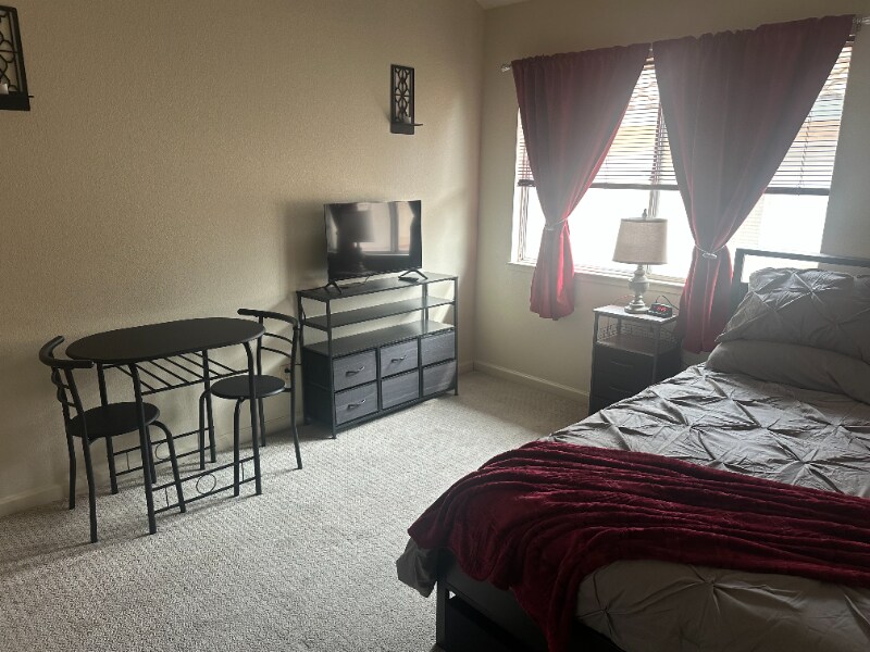 Building Photo - 4437 Rock Island Dr