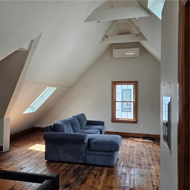 Building Photo - 217 Merriman St
