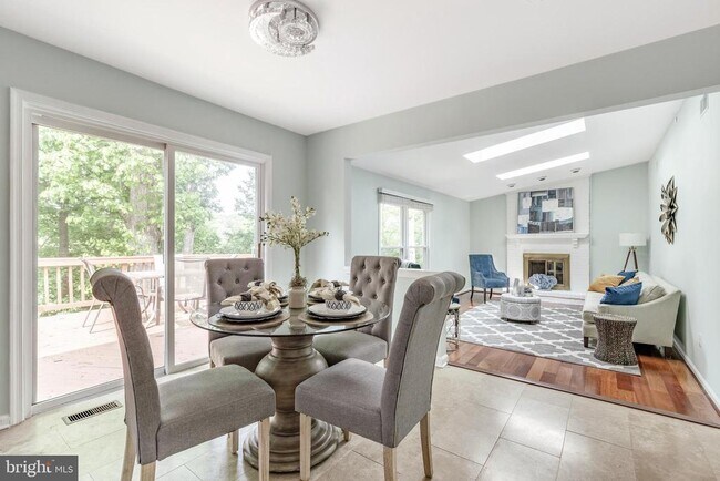 Building Photo - 9815 Wintercress Ct