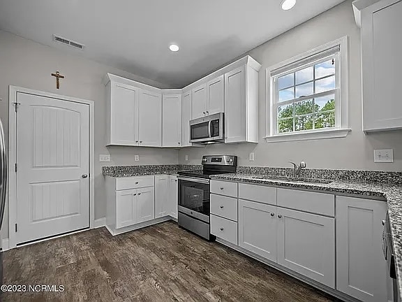 Building Photo - 102 Captains Pointe