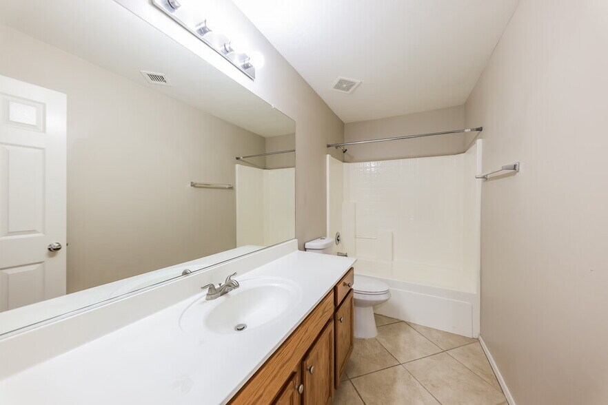 Building Photo - 2351 S 155th Ln