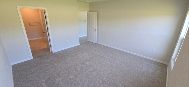 Building Photo - South Villages