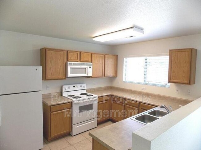Building Photo - 2767 S Southwind Dr