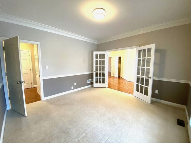 Building Photo - 4224 Evergreen Dr