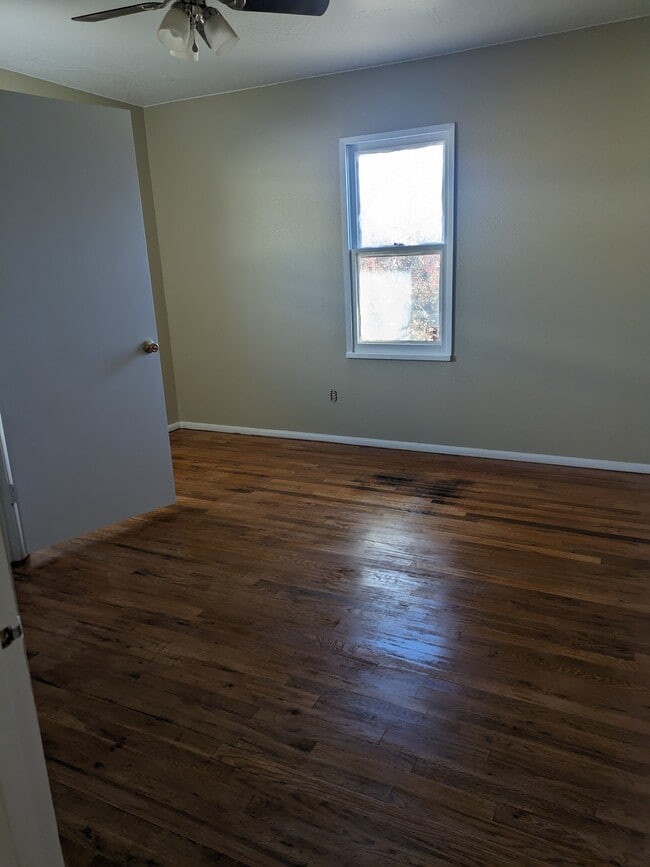 Building Photo - 208 Acoma Dr