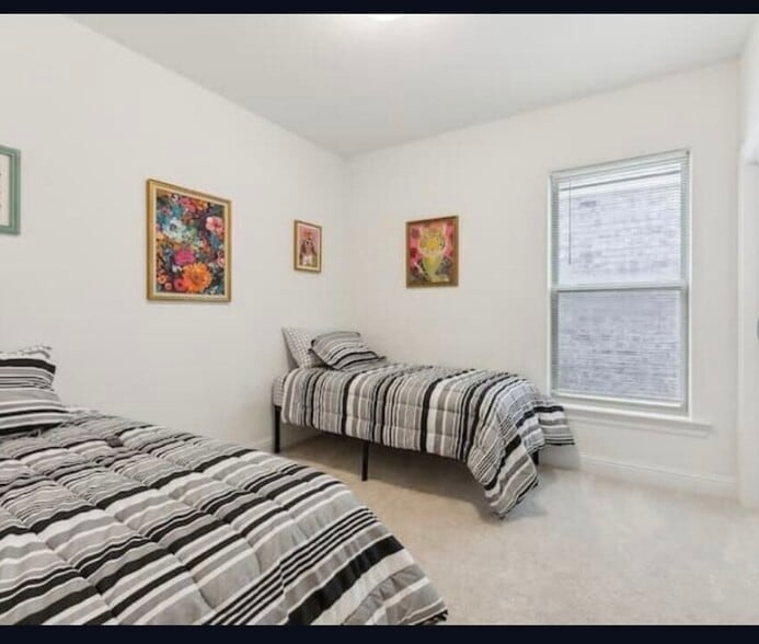 Building Photo - 9215 Asoka Ave