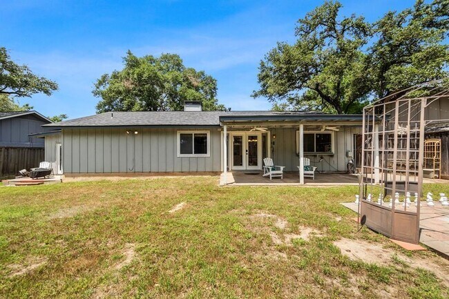 Building Photo - 11711 Shoshone Dr