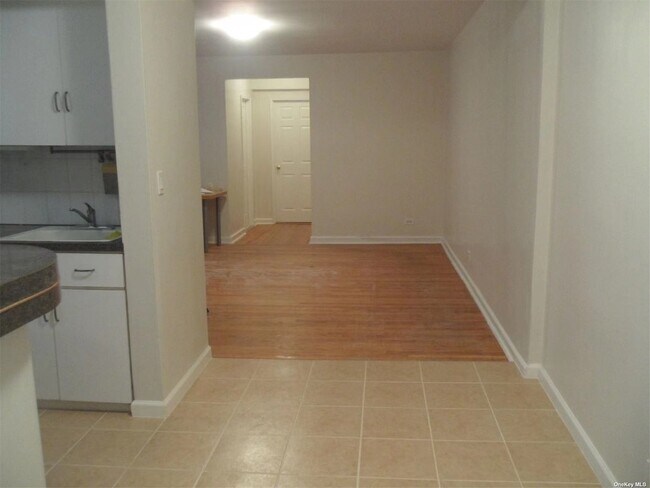 Building Photo - 134-39 Blossom Ave