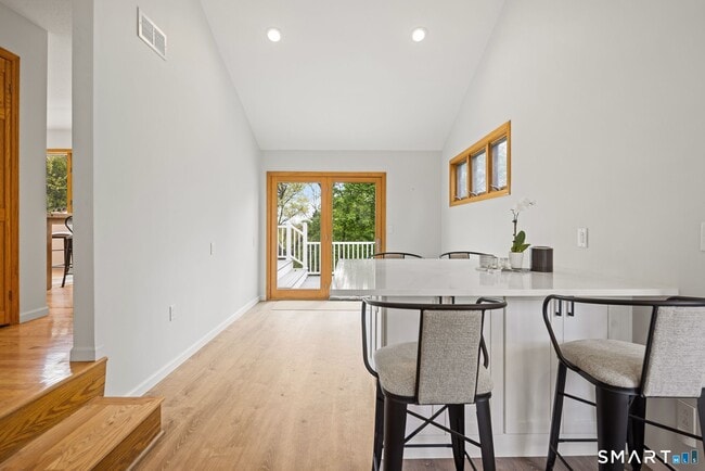 Building Photo - 39 Brightwood Ln