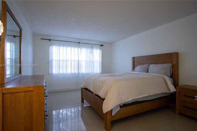 Building Photo - 12850 SW 4th Ct