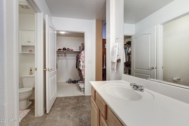 Building Photo - 8074 W Beck Ln