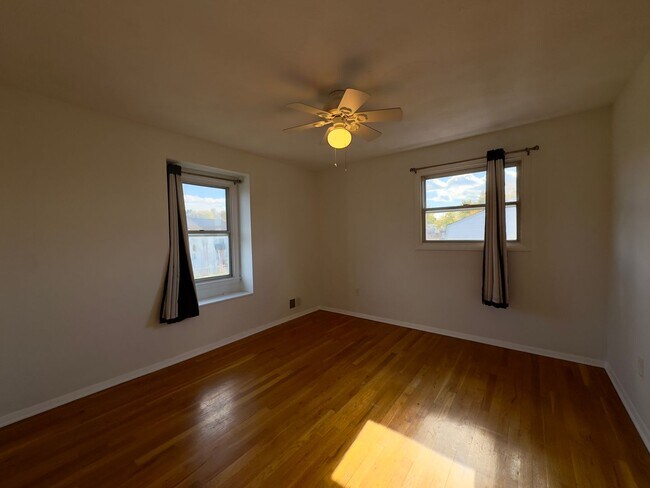 Building Photo - Charming 3 Bedroom/2 Bathroom Townhome in Rosedale, MD!