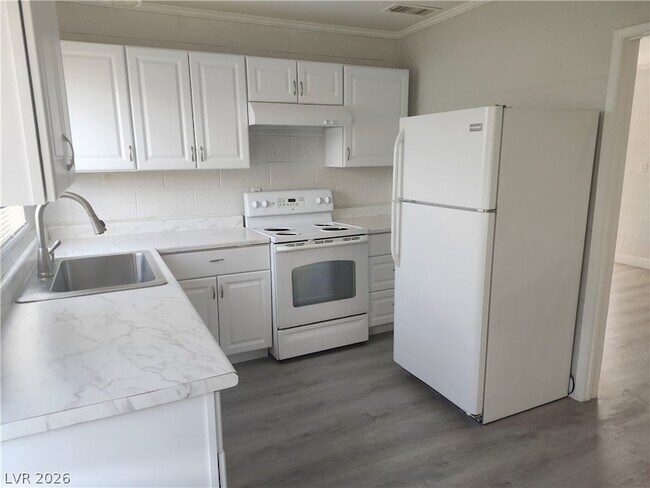 Building Photo - 4624 Evergreen Pl